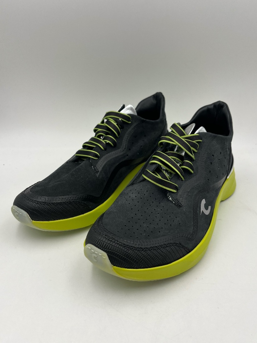 Courser Women's Black Luxe Green Luxury Sneaker